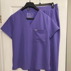 Figs medium amethyst scrubs